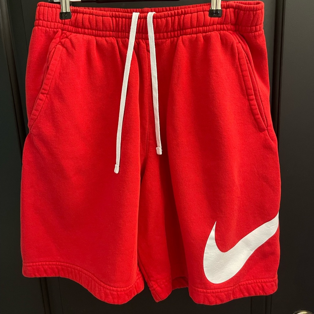 Mens Nike Shorts - M - Red